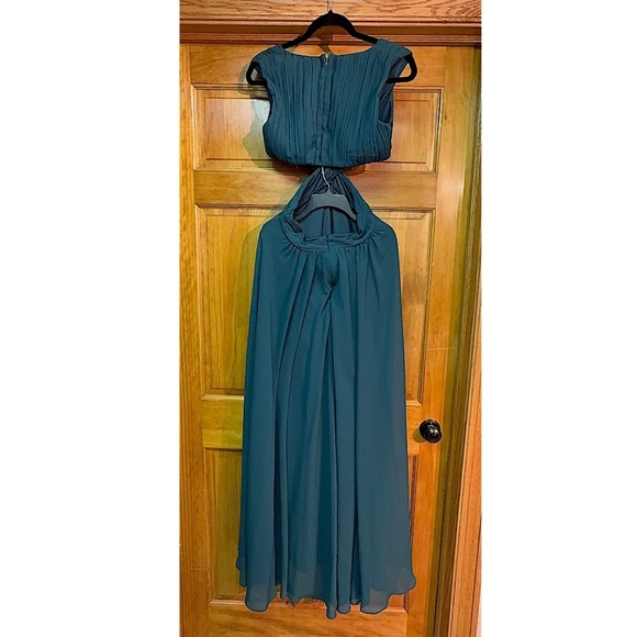 Women’s LULUS Unique looking GOWN FORMAL PROM DRESS New SMALL GREEN Tags removed - Picture 4 of 8